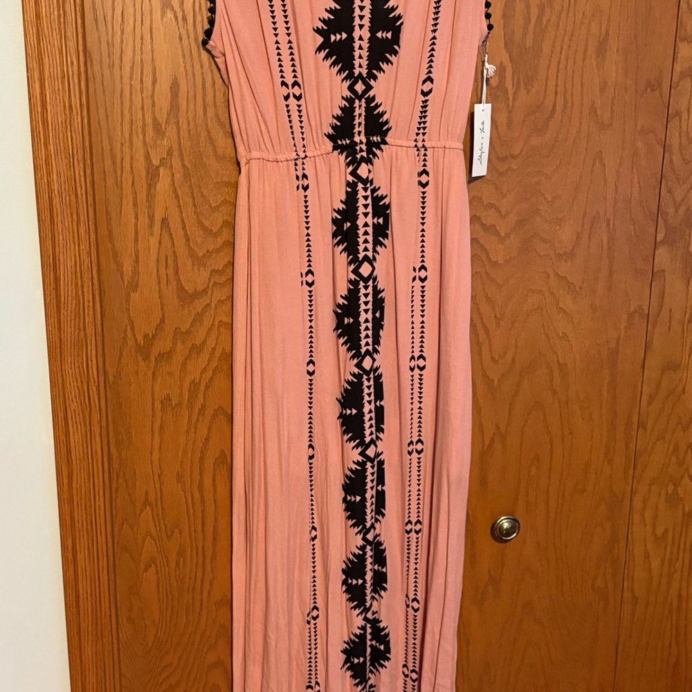 Pink and Black Sleeveless Maxi Dress